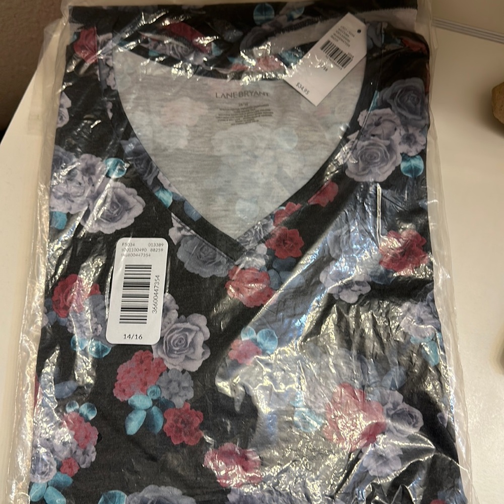 Lane Bryant NWT 3/4 sleeve tee floral size 14/16